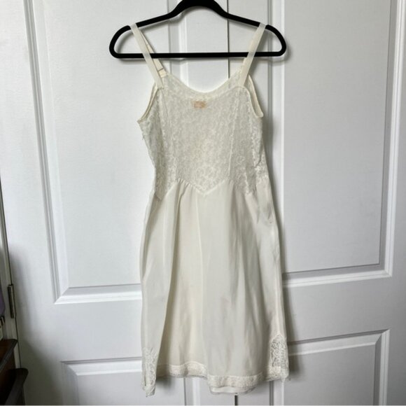 Vintage Barbizon Camiflirt Tafredda Lace White Slip - Picture 3 of 9